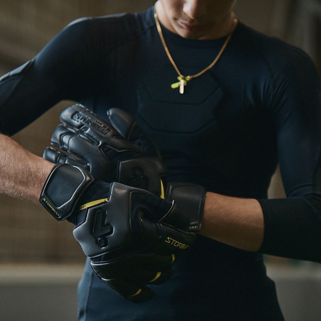 Storelli Gladiator 2.0 Legend Glove with Spine - Black