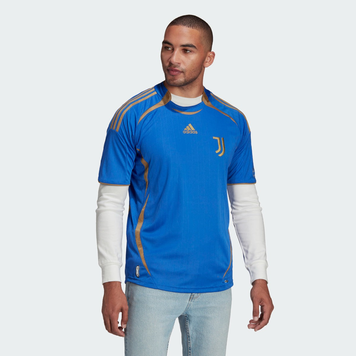Adidas 2022 Juventus Teamgeist Jersey - Hi Res Blue (Model - Front)