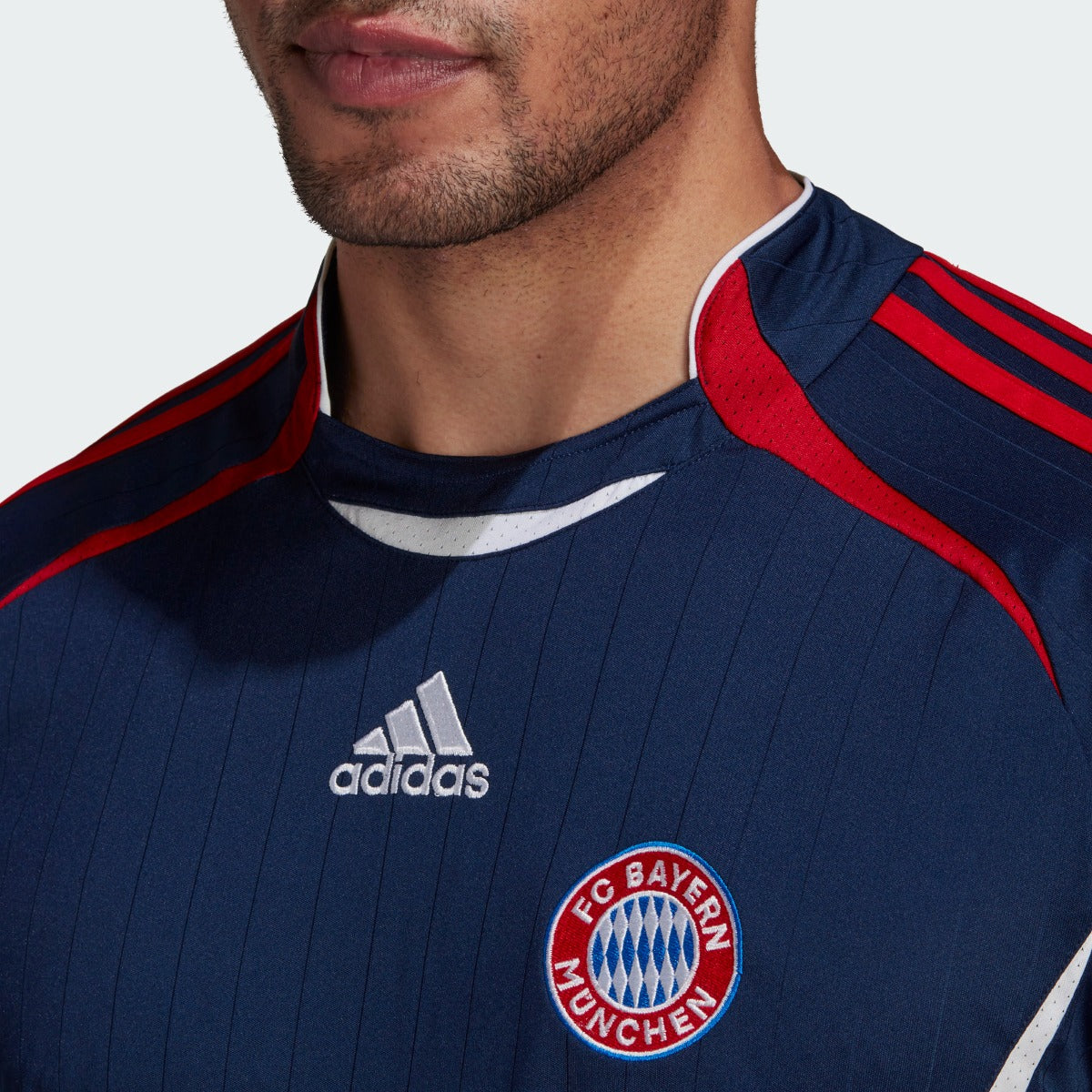 Adidas 2022 Bayern Munich Teamgeist Jersey - Night Indigo (Detail 1)