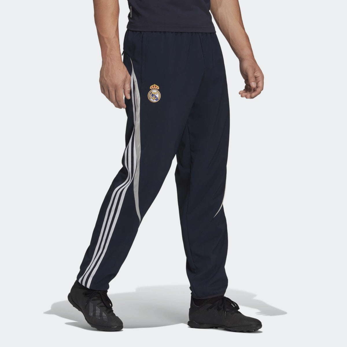 adidas 2021-22 Real Madrid Teamgeist Woven Pants - Night Navy (Model - Front)