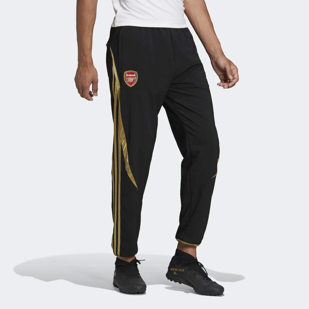 adidas 2021-22 Arsenal Teamgeist Woven Pants - Black (Model - Front)