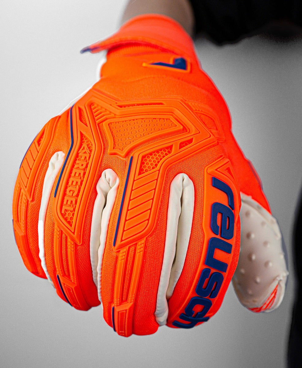 Reusch Attrakt FS Freegel Speedbump Ortho-Tec Goalkeeper Glove - Orange-Blue (Detail 2)