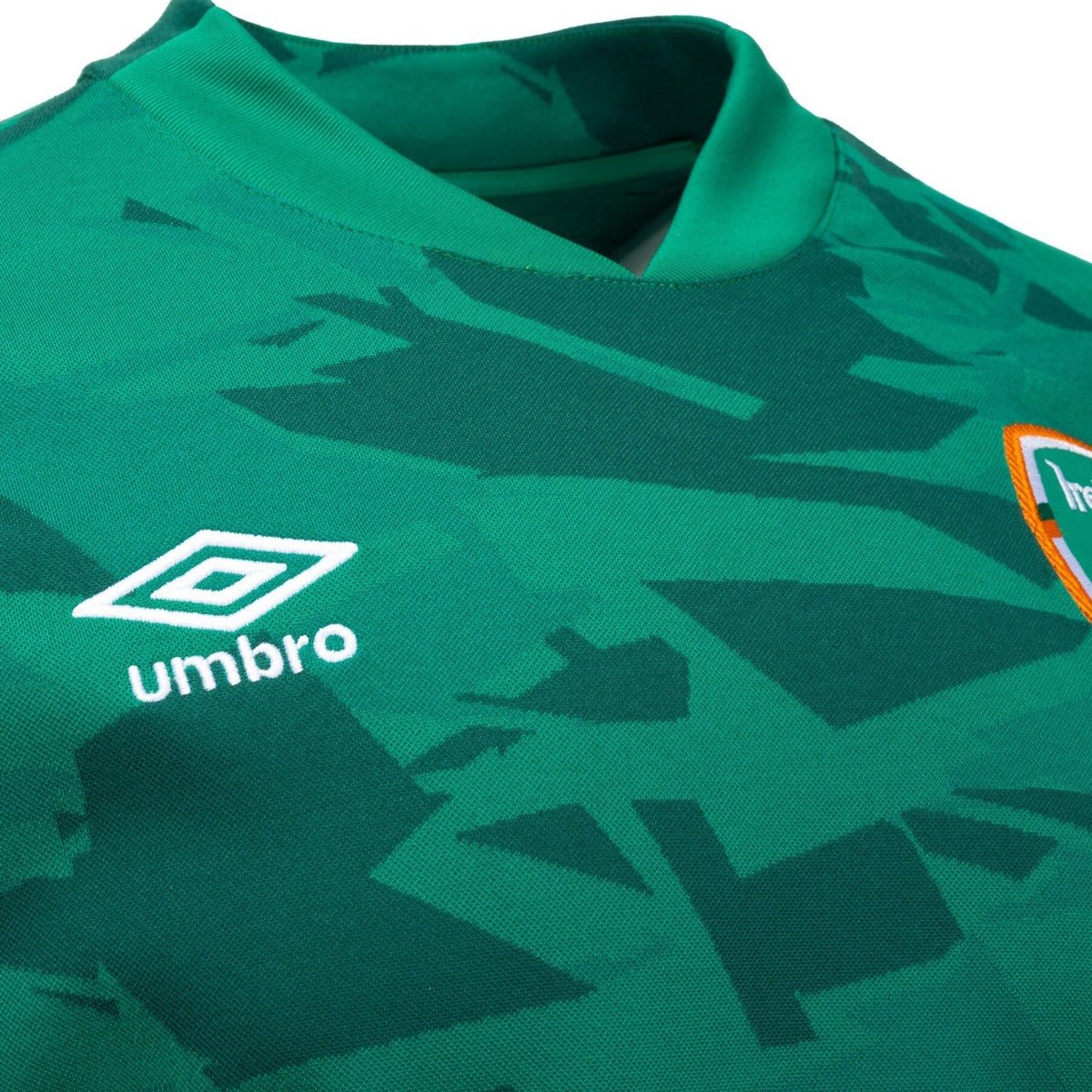 Umbro 2022 Ireland Home Jersey - Green-White (Detail 1)
