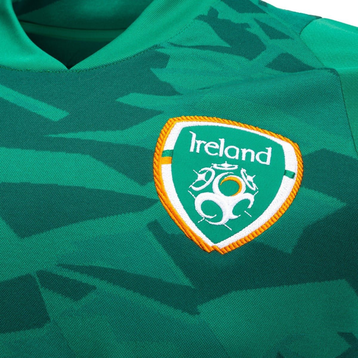 Umbro 2022 Ireland Home Jersey - Green-White (Detail 3)